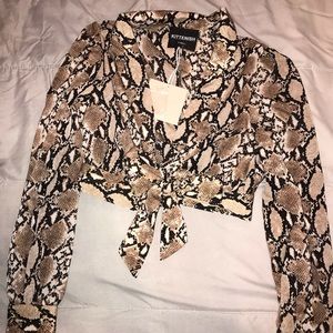 Kittenish collared long sleeve